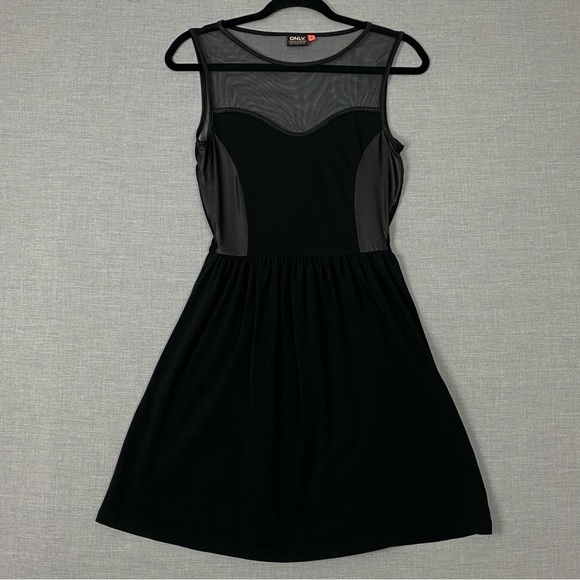 Little Black Dress Only Fashion Favourites Mini Sz Small Mesh Top Flare Skirt - Picture 1 of 10